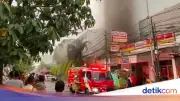 Kebakaran Rumah 5 Lantai di Pasar Baru Jakpus, 85 Damkar Dikerahkan