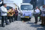 Kemendikdasmen Bagikan 5,5 Juta Buku untuk Sekolah Literasi Rendah