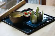 Pajak Makanan Jepang Dipangkas ke 1%, Bukan 0%