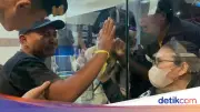 Tangis Haru Keluarga Sambut Korban Selamat KMP Mutiara Sentosa