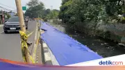 Trotoar Sawangan Depok Ambles, Warga: Baru Setahun Dipakai